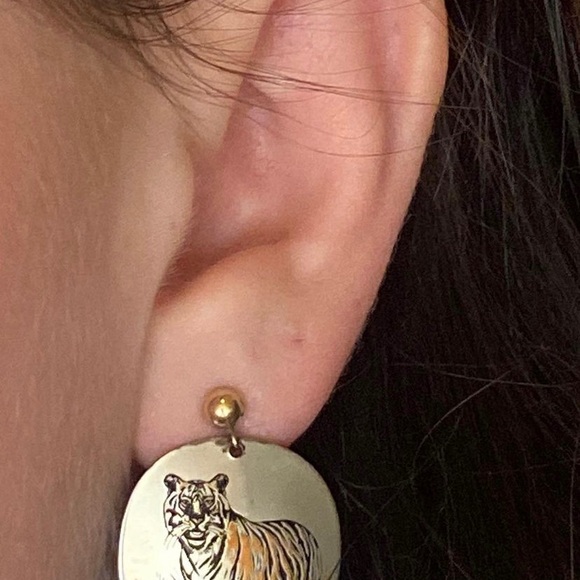 Vintage Damascene 24k Gold Electroplate Tiger Earrings by Reed and Barton - Picture 3 of 3
